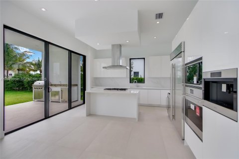 Villa ou maison à vendre à Weston, Floride: 5 chambres, 353.96 m2 № 1989381 - photo 11