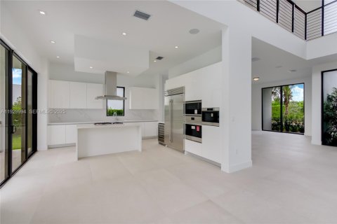 Villa ou maison à vendre à Weston, Floride: 5 chambres, 353.96 m2 № 1989381 - photo 12