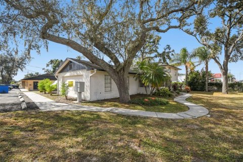 Casa en Brandon, Florida 5 dormitorios, 228.91 m2 № 2111892