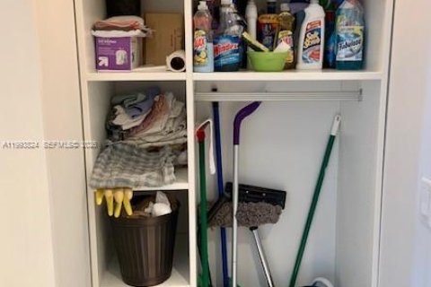 Condominio en venta en North Miami Beach, Florida, 2 dormitorios, 182.27 m2 № 2055500 - foto 25