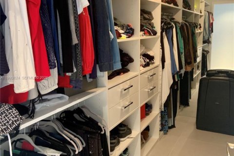 Condominio en venta en North Miami Beach, Florida, 2 dormitorios, 182.27 m2 № 2055500 - foto 13