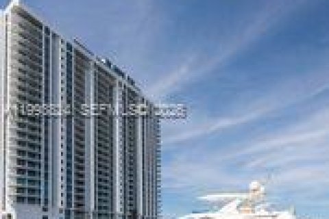 Condominio en venta en North Miami Beach, Florida, 2 dormitorios, 182.27 m2 № 2055500 - foto 28