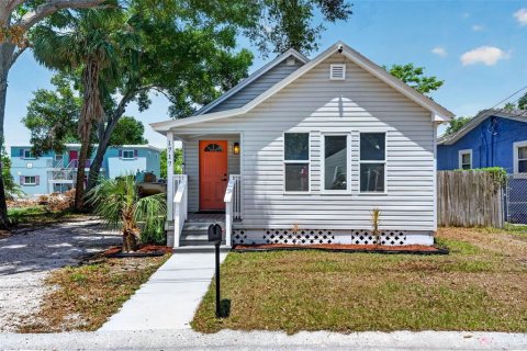 Casa en Saint Petersburg, Florida 2 dormitorios, 69.86 m2 № 2131439