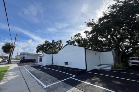 Propiedad comercial en venta en Tampa, Florida, 177.72 m2 № 1825158 - foto 5