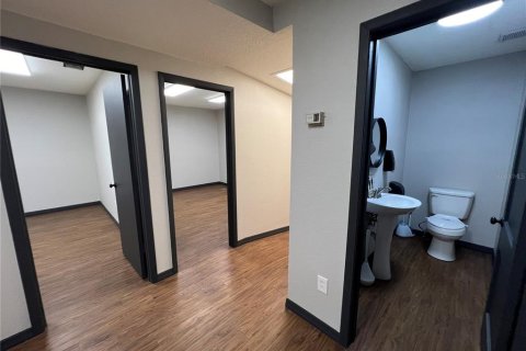 Propiedad comercial en venta en Tampa, Florida, 177.72 m2 № 1825158 - foto 24