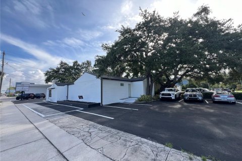 Propiedad comercial en venta en Tampa, Florida, 177.72 m2 № 1825158 - foto 7