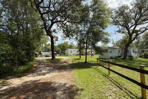 Propiedad comercial en venta en Orange City, Florida № 1775471 - foto 11