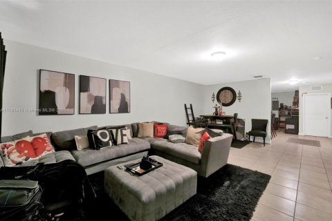 Commercial property in Miami, Florida 459.96 sq.m. № 1731957 - photo 22