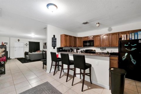 Commercial property in Miami, Florida 459.96 sq.m. № 1731957 - photo 7