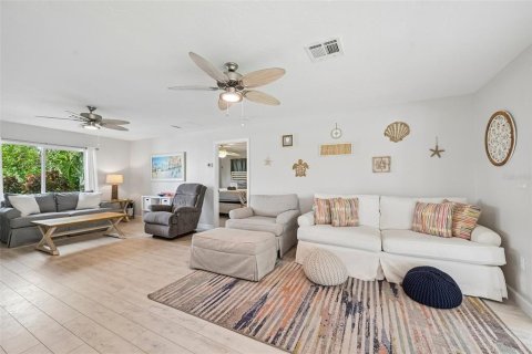 Villa ou maison à vendre à Nokomis, Floride: 2 chambres, 128.21 m2 № 2406261 - photo 24