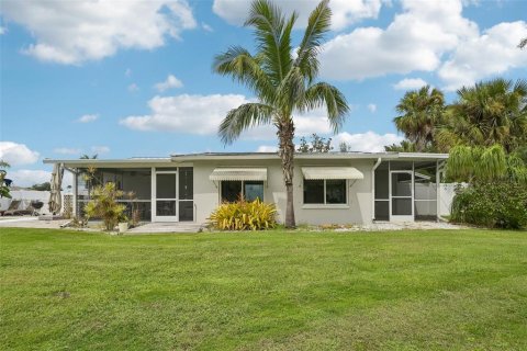 Villa ou maison à vendre à Nokomis, Floride: 2 chambres, 128.21 m2 № 2406261 - photo 4