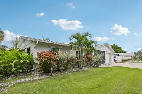 Villa ou maison à vendre à Nokomis, Floride: 2 chambres, 128.21 m2 № 2406261 - photo 5