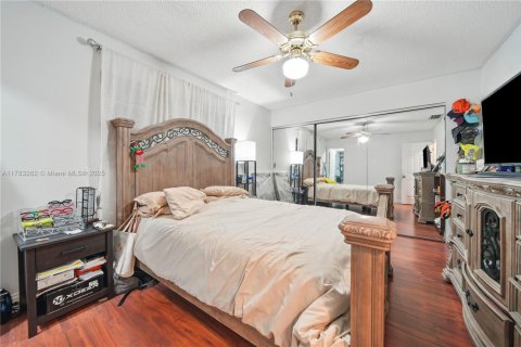 House in Sunrise, Florida 3 bedrooms, 170.29 sq.m. № 1697766 - photo 11