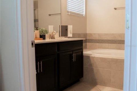 Townhouse in Orlando, Florida 3 bedrooms, 158.12 sq.m. № 1744304 - photo 13