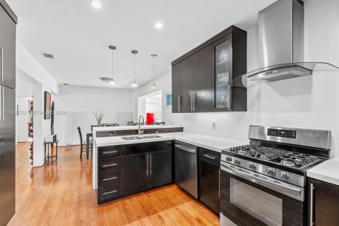 Villa ou maison à vendre à Miami Shores, Floride: 3 chambres № 2025429 - photo 9