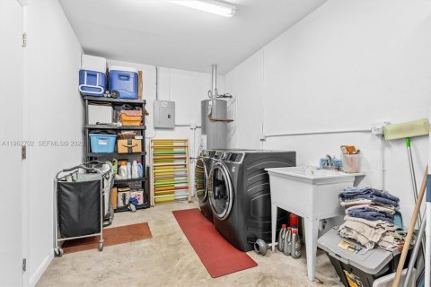 Villa ou maison à vendre à Miami Shores, Floride: 3 chambres № 2025429 - photo 28