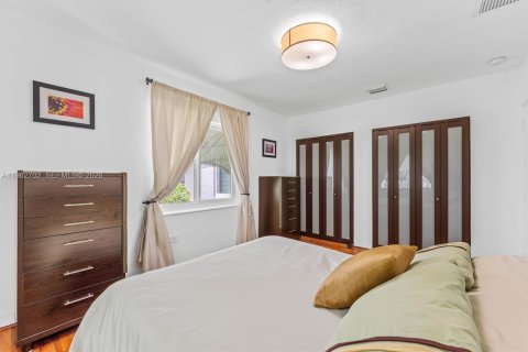 Villa ou maison à vendre à Miami Shores, Floride: 3 chambres № 2025429 - photo 14