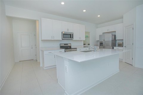 House in Kissimmee, Florida 3 bedrooms, 166.76 sq.m. № 2116159 - photo 12