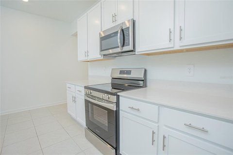 House in Kissimmee, Florida 3 bedrooms, 166.76 sq.m. № 2116159 - photo 17
