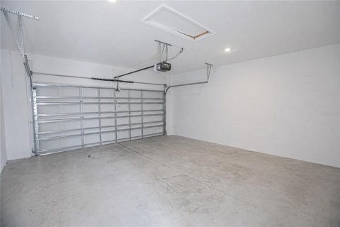 House in Kissimmee, Florida 3 bedrooms, 166.76 sq.m. № 2116159 - photo 8
