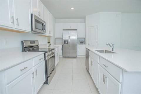 House in Kissimmee, Florida 3 bedrooms, 166.76 sq.m. № 2116159 - photo 13