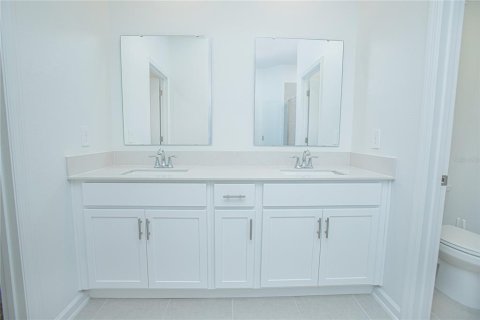House in Kissimmee, Florida 3 bedrooms, 166.76 sq.m. № 2116159 - photo 24