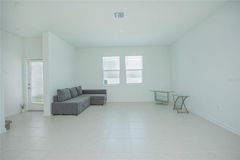 House in Kissimmee, Florida 3 bedrooms, 166.76 sq.m. № 2116159 - photo 10