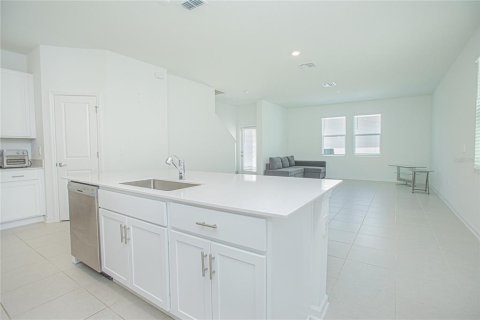 House in Kissimmee, Florida 3 bedrooms, 166.76 sq.m. № 2116159 - photo 14