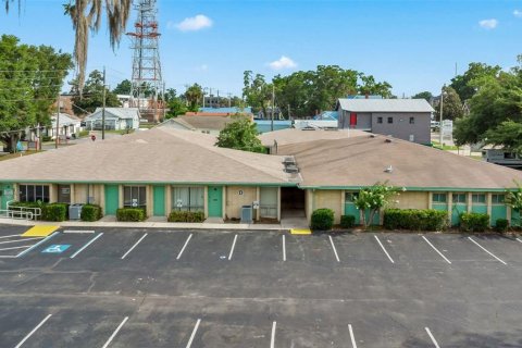 Propiedad comercial en venta en Lake City, Florida, 1318.75 m2 № 1808171 - foto 1