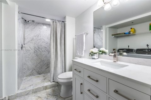 Снять в аренду кондоминиум в Санни-Айлс-Бич, Флорида 2 спальни, 142.14м2, № 2036388 - фото 20