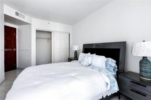 Снять в аренду кондоминиум в Санни-Айлс-Бич, Флорида 2 спальни, 142.14м2, № 2036388 - фото 19