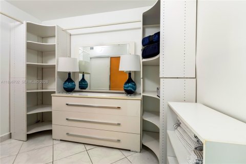 Снять в аренду кондоминиум в Санни-Айлс-Бич, Флорида 2 спальни, 142.14м2, № 2036388 - фото 15