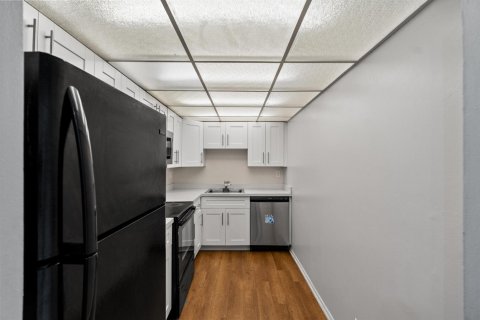 Condo in Sunrise, Florida, 3 bedrooms  № 2383277 - photo 6