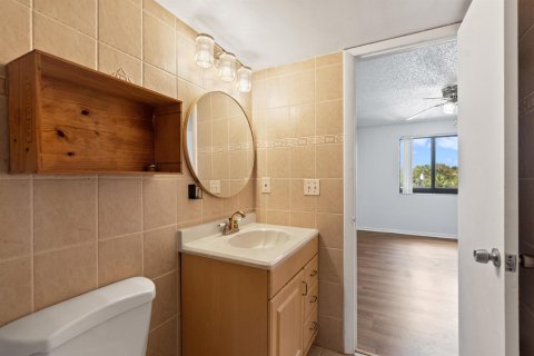 Condo in Sunrise, Florida, 3 bedrooms  № 2383277 - photo 16