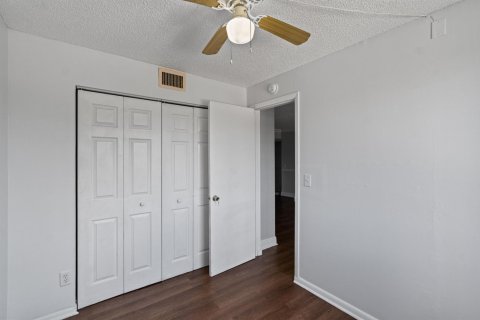 Condo in Sunrise, Florida, 3 bedrooms  № 2383277 - photo 26