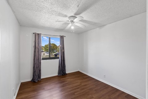 Condo in Sunrise, Florida, 3 bedrooms  № 2383277 - photo 19