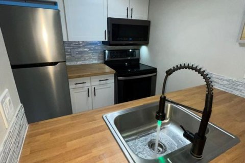Condominio en venta en Clearwater, Florida, 2 dormitorios, 75.53 m2 № 1918689 - foto 11