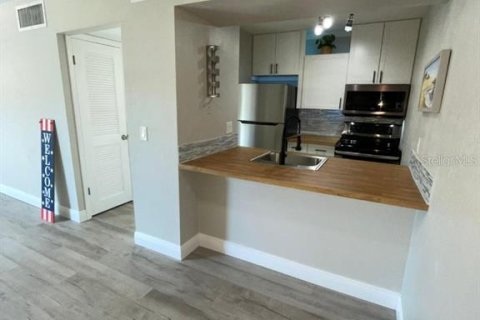 Condominio en venta en Clearwater, Florida, 2 dormitorios, 75.53 m2 № 1918689 - foto 15