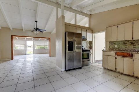 Villa ou maison à vendre à North Redington Beach, Floride: 3 chambres, 160.81 m2 № 1902174 - photo 17