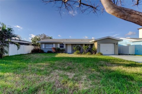 Villa ou maison à vendre à North Redington Beach, Floride: 3 chambres, 160.81 m2 № 1902174 - photo 3
