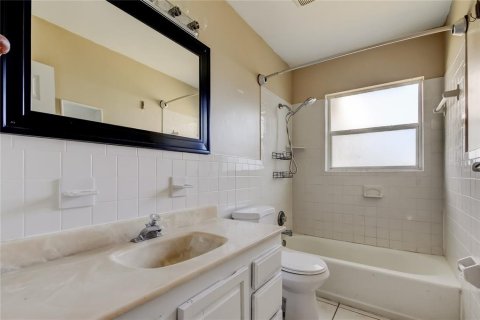 Villa ou maison à vendre à North Redington Beach, Floride: 3 chambres, 160.81 m2 № 1902174 - photo 24