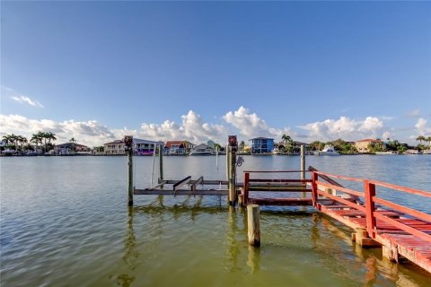 Villa ou maison à vendre à North Redington Beach, Floride: 3 chambres, 160.81 m2 № 1902174 - photo 8