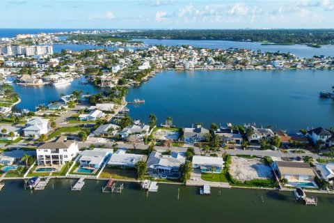 Villa ou maison à vendre à North Redington Beach, Floride: 3 chambres, 160.81 m2 № 1902174 - photo 11
