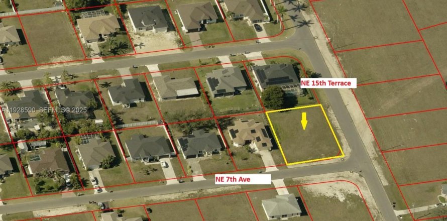 Land in Cape Coral, Florida № 1987166