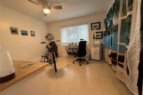 Condo in Sunrise, Florida, 2 bedrooms  № 1715801 - photo 25