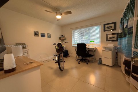 Condo in Sunrise, Florida, 2 bedrooms  № 1715801 - photo 29