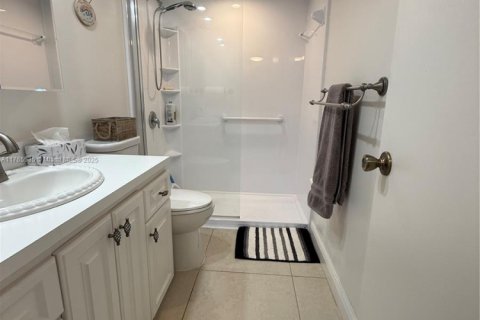 Condo in Sunrise, Florida, 2 bedrooms  № 1715801 - photo 19