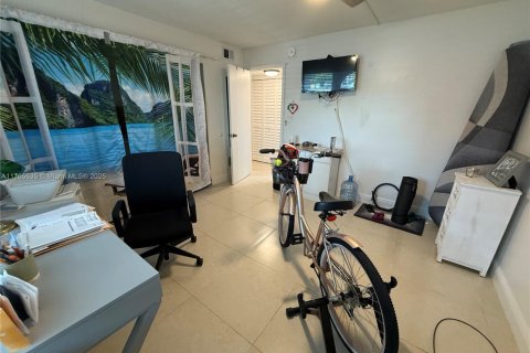 Condo in Sunrise, Florida, 2 bedrooms  № 1715801 - photo 28