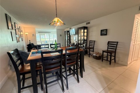 Condo in Sunrise, Florida, 2 bedrooms  № 1715801 - photo 14