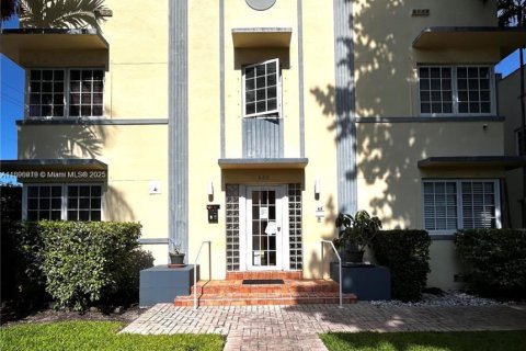 Copropriété à vendre à Miami Beach, Floride: 2 chambres, 95.13 m2 № 1944986 - photo 12